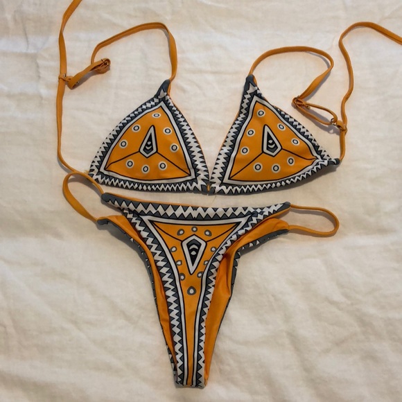 2 piece - cheeky - Picture 1 of 1